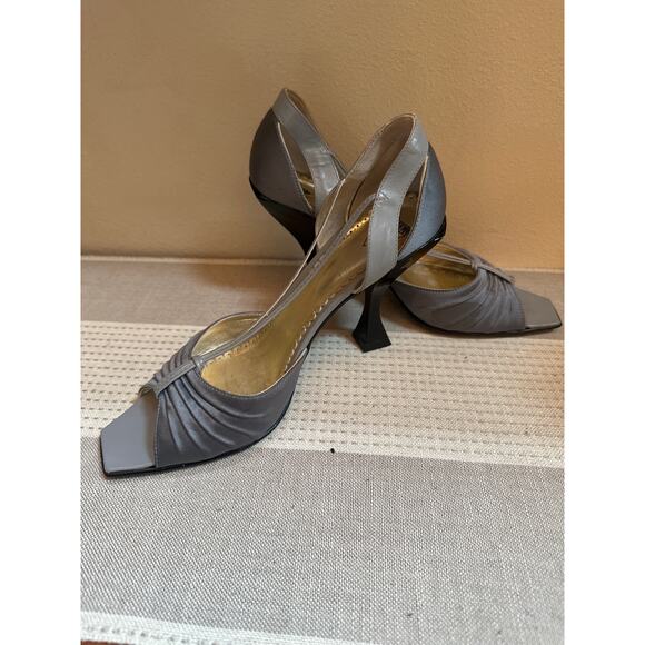 John Fluevog Strappy Gray Satin & Leather Square Heel Pumps Size 8 - Picture 1 of 9